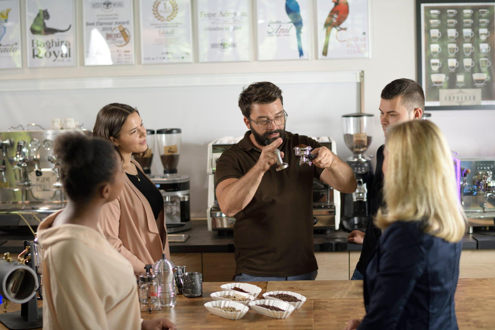 
                  
                    Laden Sie das Bild in den Galerie-Viewer, Barista Profikurs-Röstwerk Herzogkaffee
                  
                