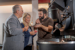 
                  
                    Laden Sie das Bild in den Galerie-Viewer, Barista Profikurs-Röstwerk Herzogkaffee
                  
                